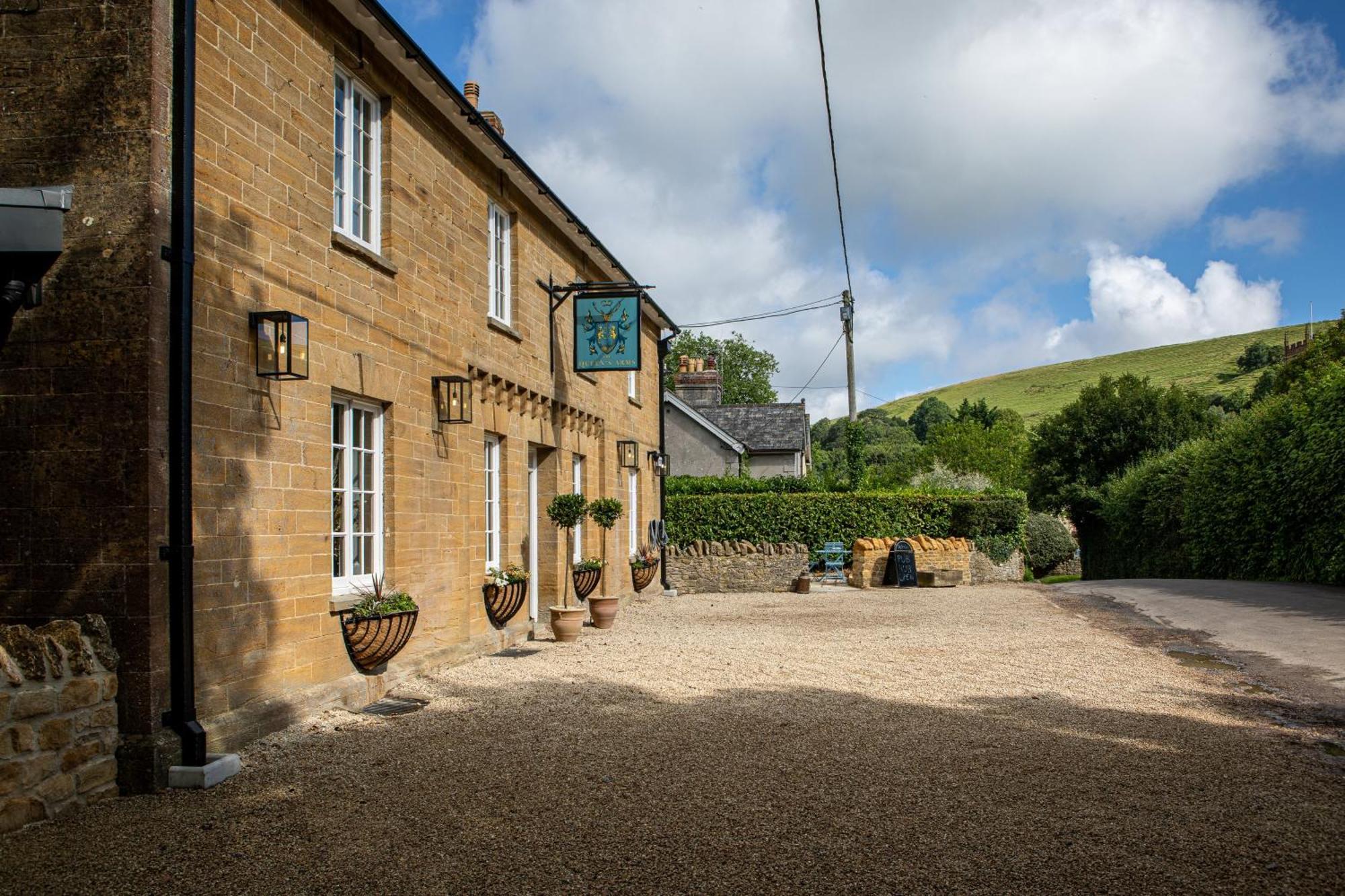 The Queens Arms Poyntington Eksteriør bilde